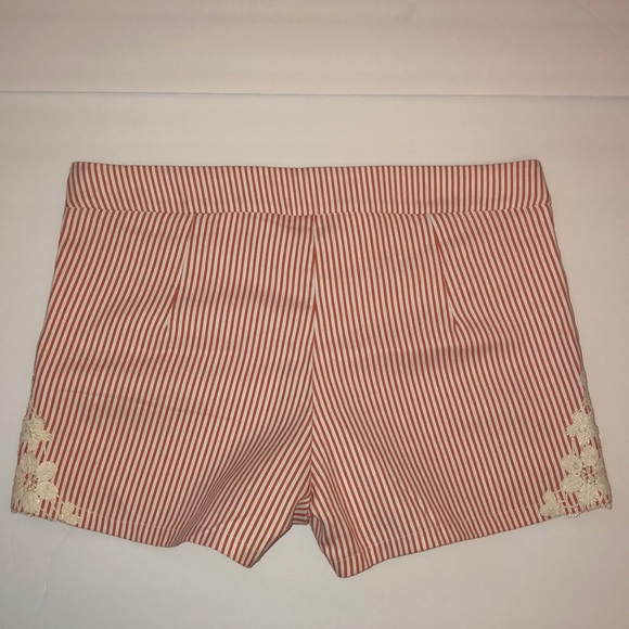 Judith March Coral Seersucker Pinstripe Shorts - Picture 2 of 5